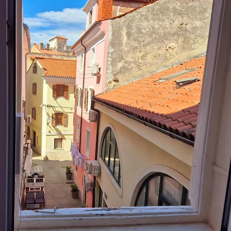 Appartamento Emilla By The Sea -