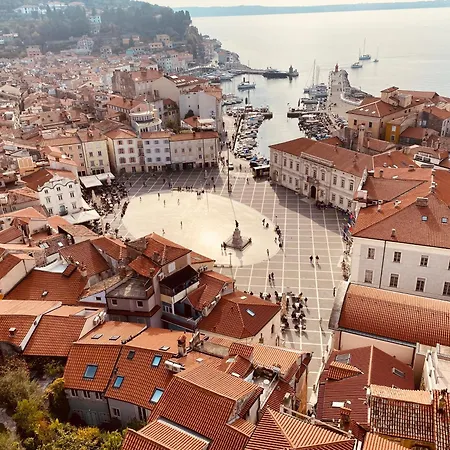 Emilla By The Sea - Pirano