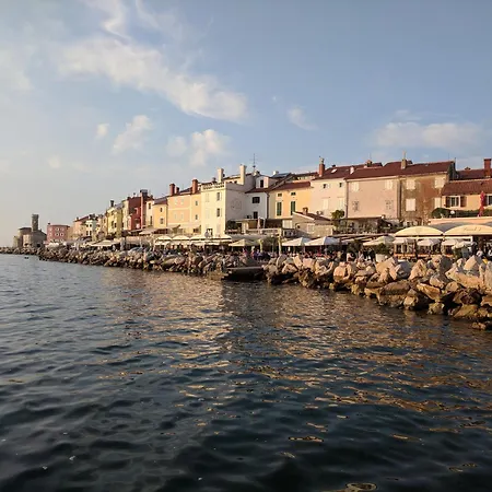 Emilla By The Sea - Apartment Piran